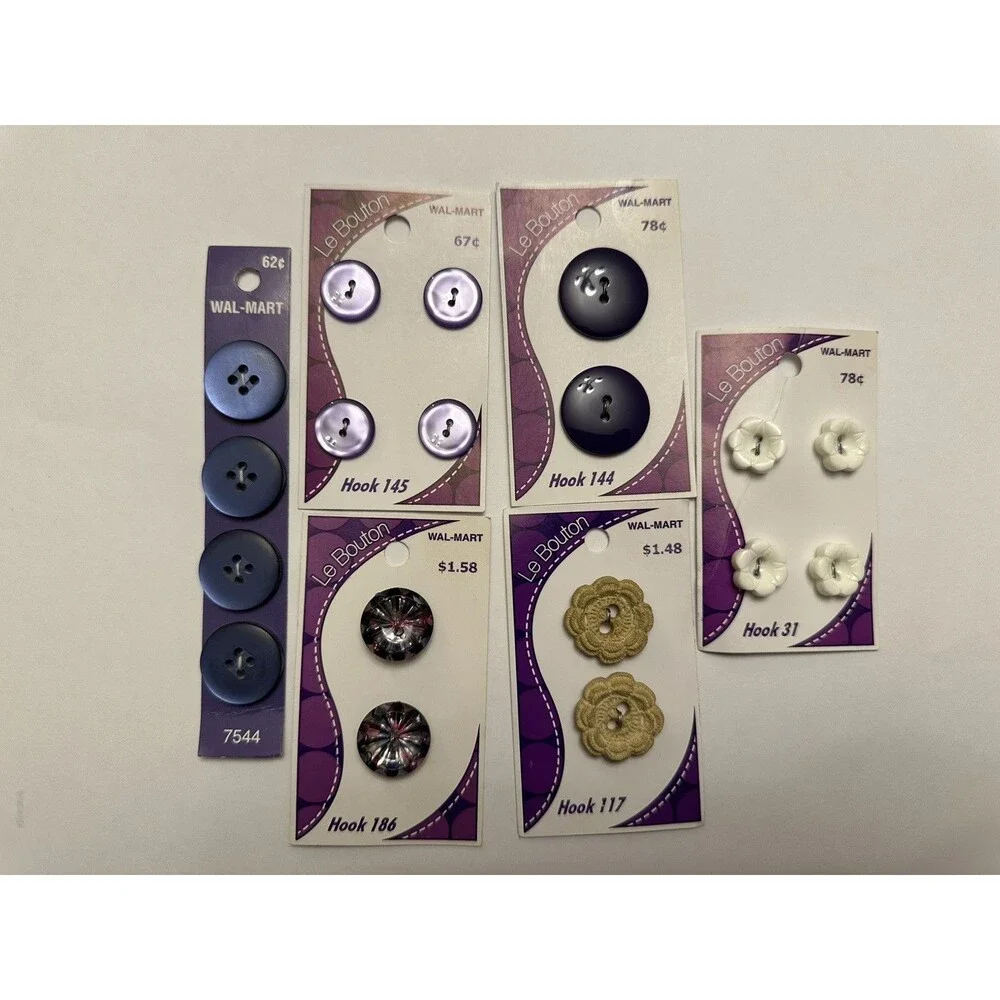 Le Bouton Buttons Mixed Lot 18 Buttons 2-Hole 4-Hole Sew Through